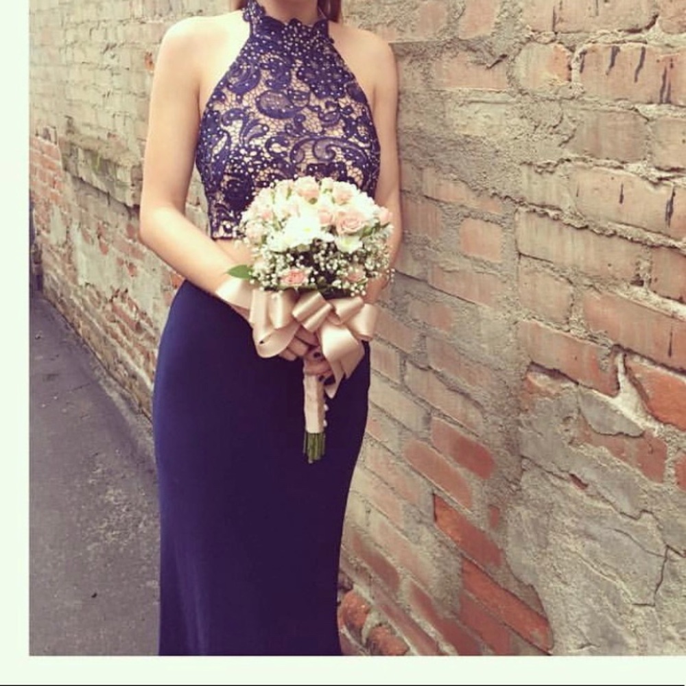 Size 0 Faviana dress worn one time very beautiful